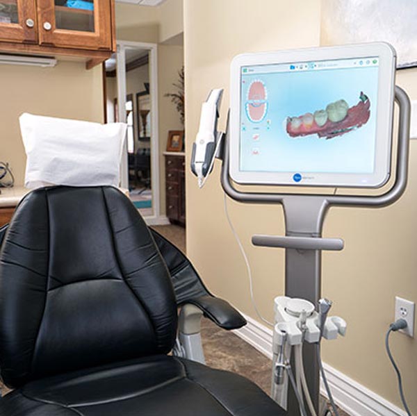 Cassity Implants & Periodontics uses an iTero intraoral scanner in South Ogden & Kaysville, UT