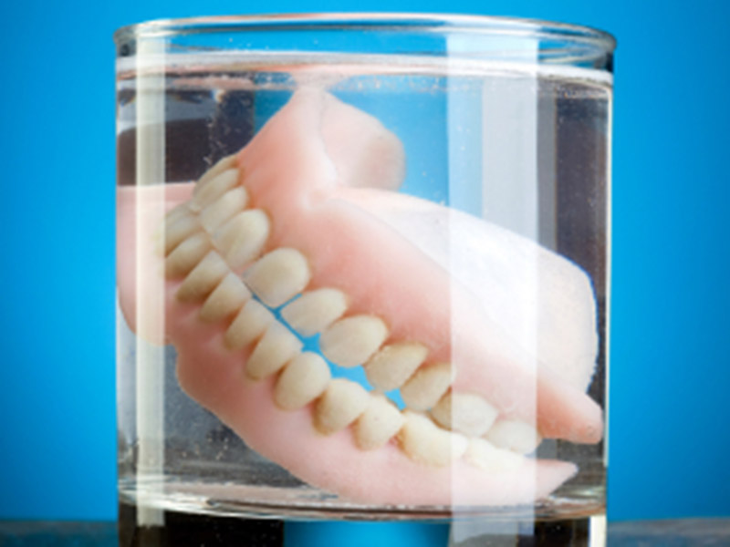 Featured image for “How to Heal the Gums From Denture Sores”